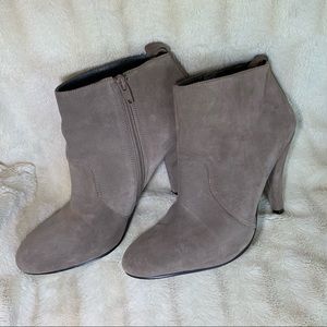 NINE WEST Tan Suede Ankle Booties women’s size 8.5